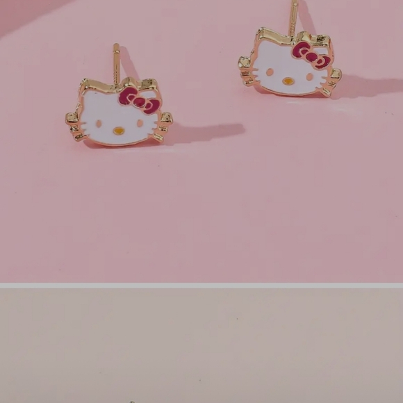 Hello kitty studs - Picture 2 of 3